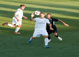 El Real Madrid golea al Aravaca CF y ocupa el «top» de la tabla
