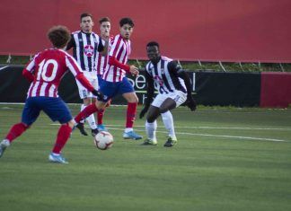 El Atlético de Madrid se hace con el liderato frente a un CD Badajoz muy digno