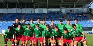 Plantilla San Juan frente a la Real Sociedad en Zubieta.