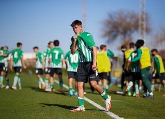 Imagen de Dani Pérez, jugador del Betis para anunciar su renovación hasta 2025