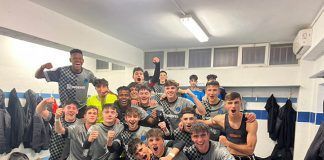 Plantilla del Alavés celebrando la victoria