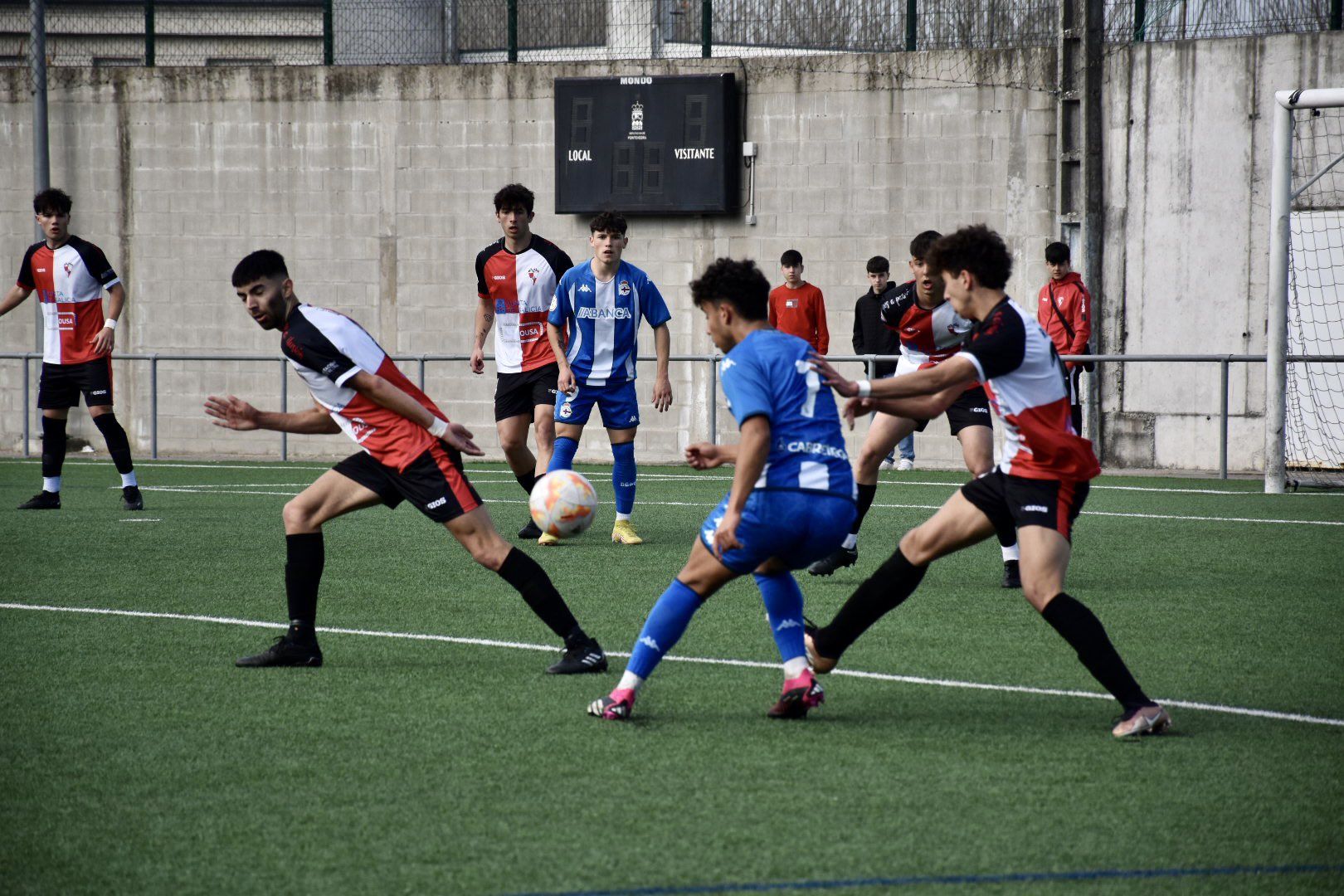 Arosa pelea y empata al Deportivo de La Coruña