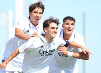 Real Madrid celebrando en su victoria al Atlético de Madrid en la jornada 28 de la DH5