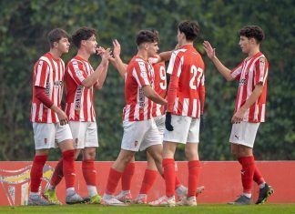 Torro y Marti dan la victoria al Sporting