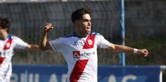 Quien la sigue la consigue