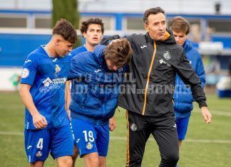 El Getafe, el mejor equipo visitante de la DH5 Pablo López abraza a Nico, el MVP del Getafe de la jornada 25
