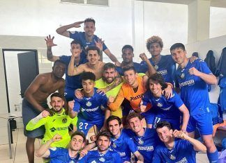 Celebración en el vestuario del Getafe "B" de Gabi