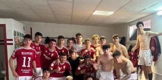 Celebración del Real Murcia en el vestuario