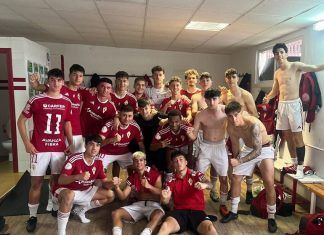 Celebración del Real Murcia en el vestuario