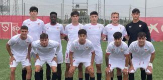 Once inicial del Sevilla, que suma una victoria muy sufrida