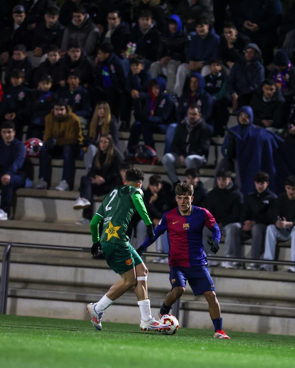 Barcelona Juan Hernández encarando a Thomas