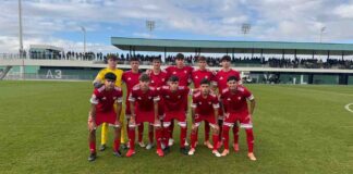 Un Betis superior se lleva el derbi sevillano y se mantiene líder