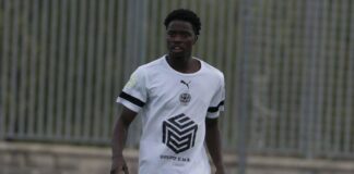 Testimony Onukwuru firma con el Athletic. Foto: CD SAN IGNACIO