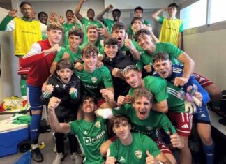 Goleada de oro del Trival Valderas en Badajoz para dejar la salvación al rojo vivo