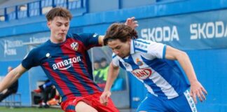 El Espanyol vence por la mínima al Huesca, adelanta al Barça y se pone líder del Grupo 3 con un partido más.