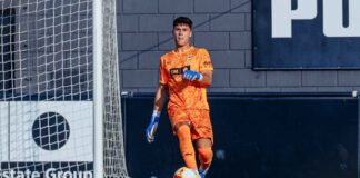 Vicent Abril se cuestionará su futuro. FOTO: Valencia CF