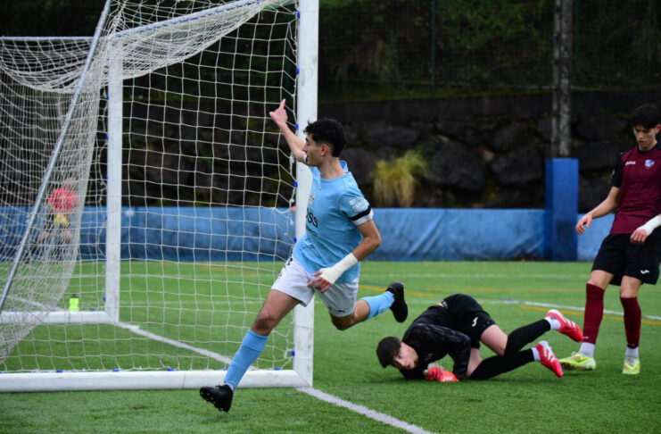 Enaitz Fernández, la joya de Donosti que golea en División de Honor Enaitz Fernández máximo goleador División de Honor Juvenil