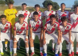 El Rayo domina bajo la lluvia